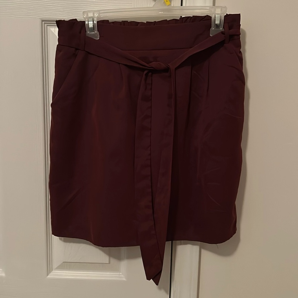 Maroon skirt with tie and pockets